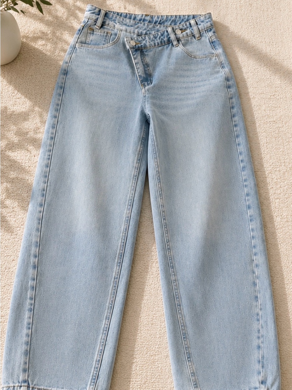 Commense Light Wash Straight-Leg Women's Jeans